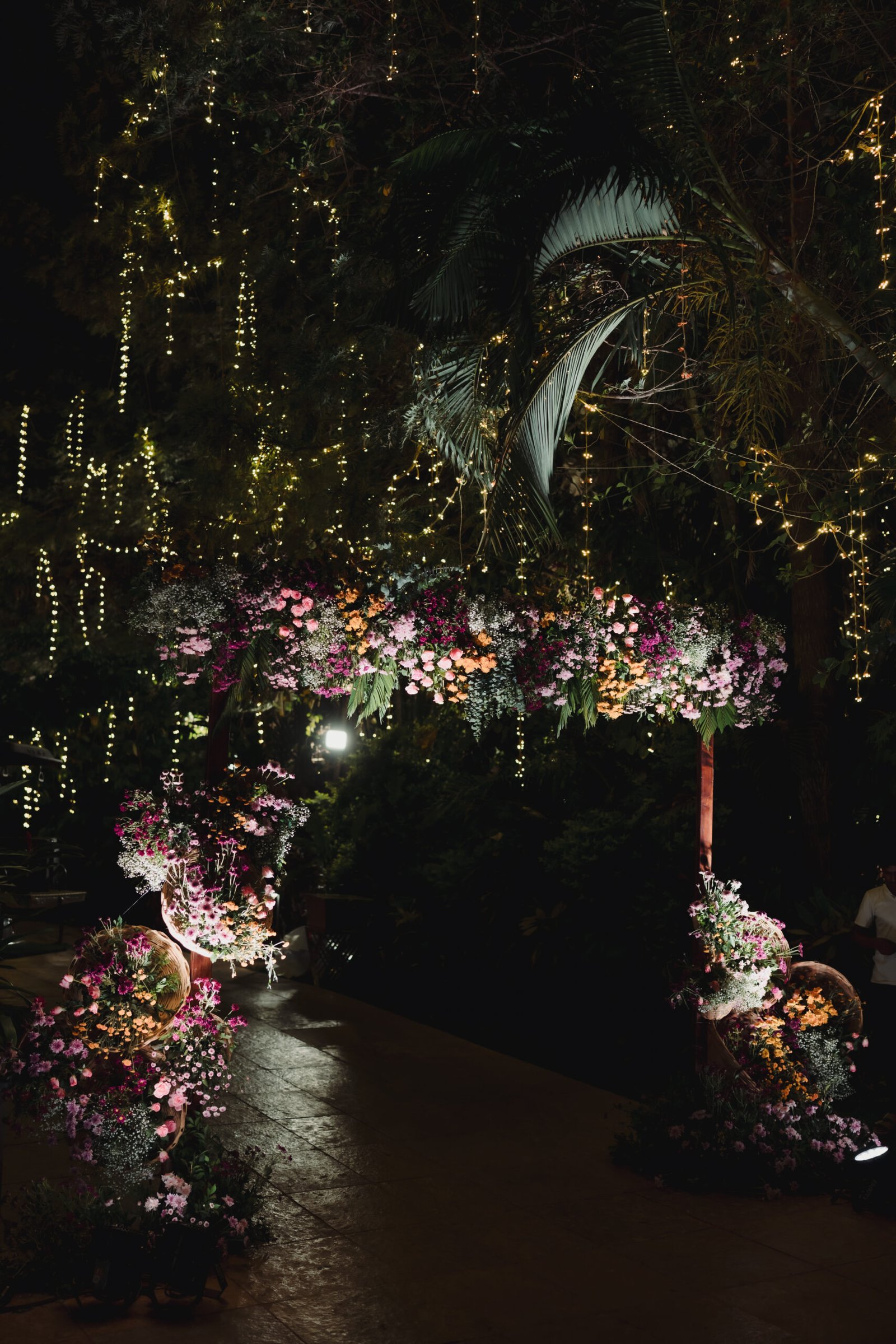 Night wedding floral decor photography